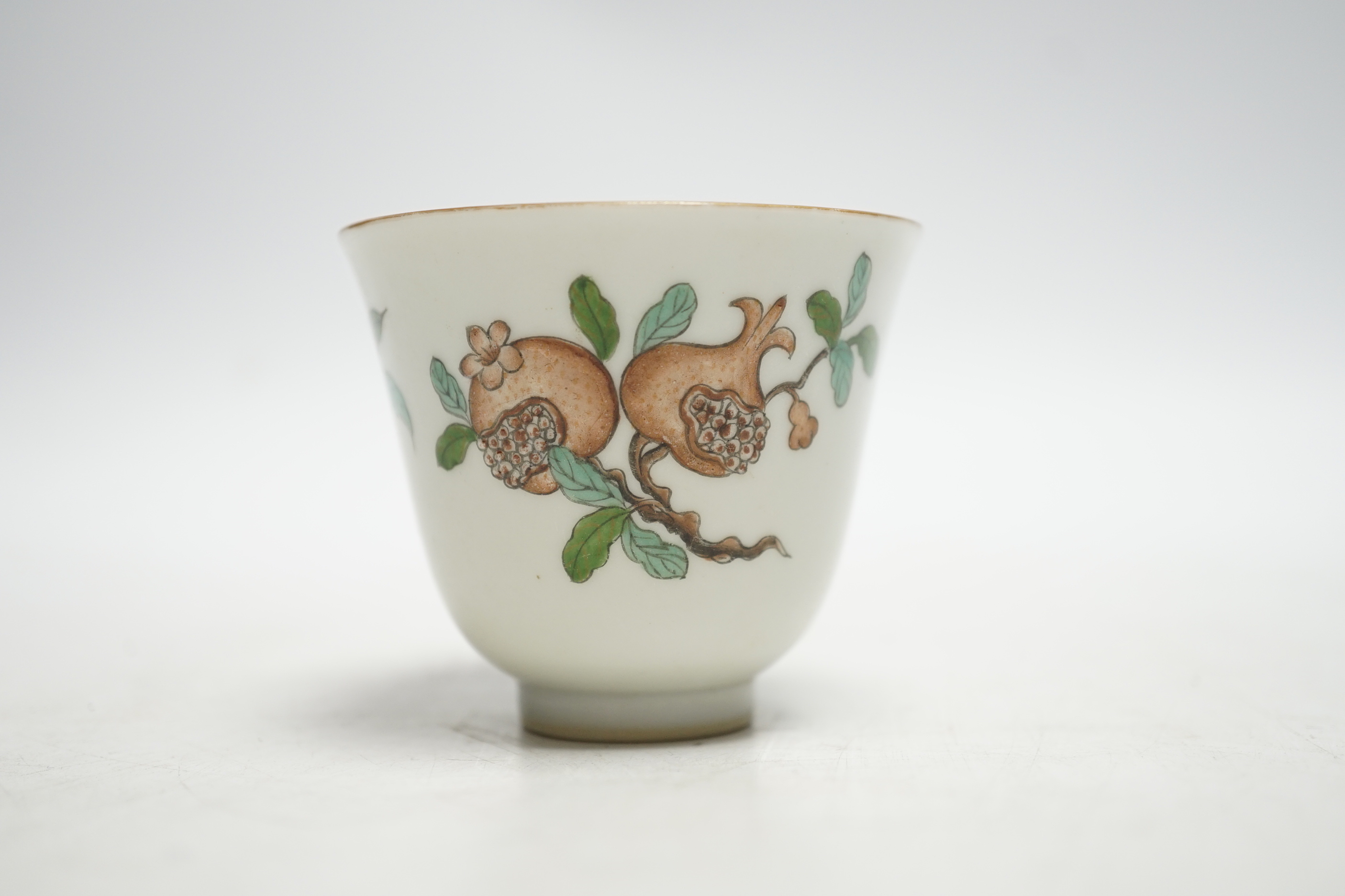 A Chinese famille rose cup, 6cm high